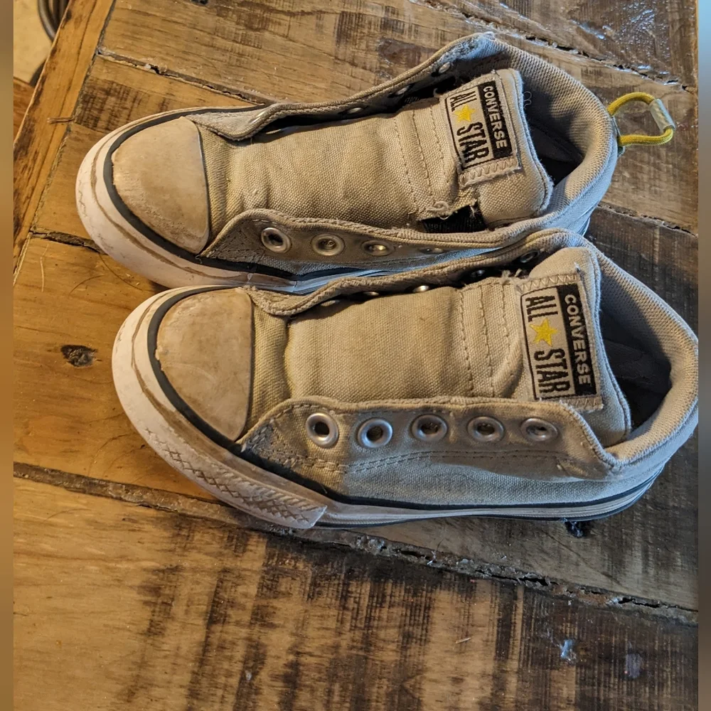 Converse - Picture 1 of 4